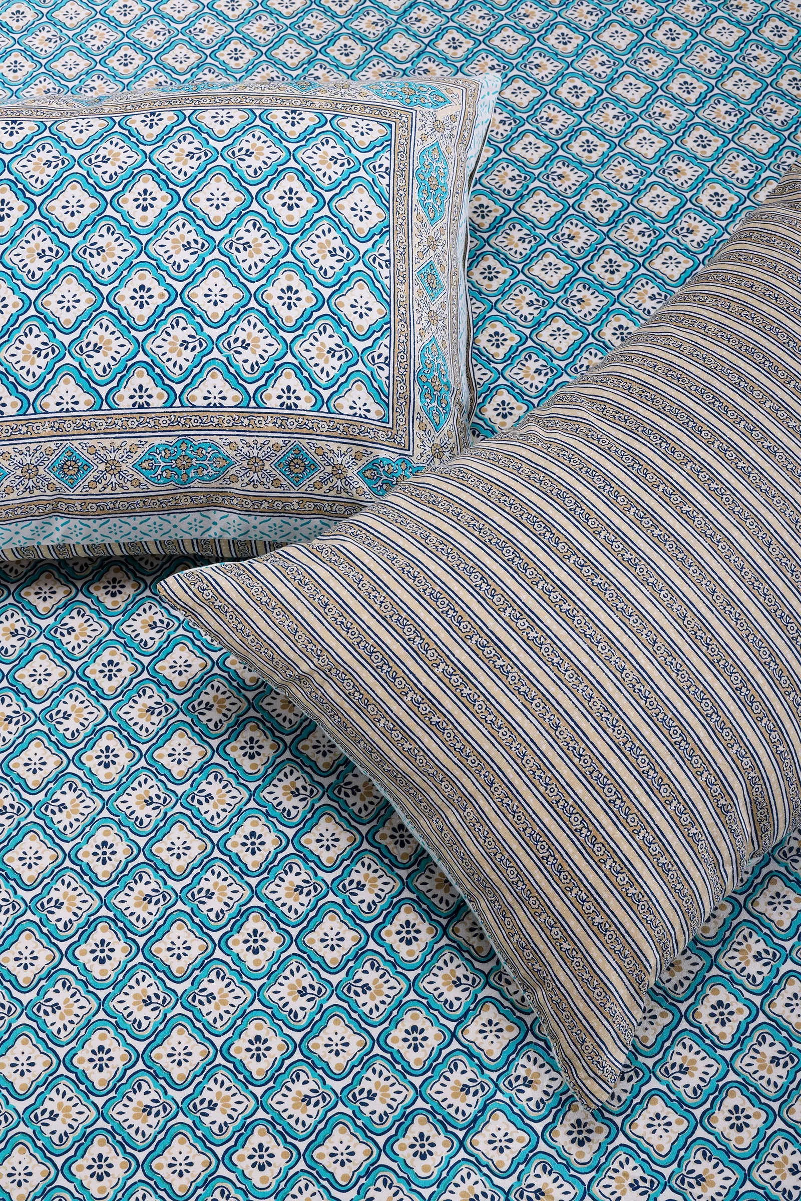Alice Checks Turqoise Cotton  Bedsheet