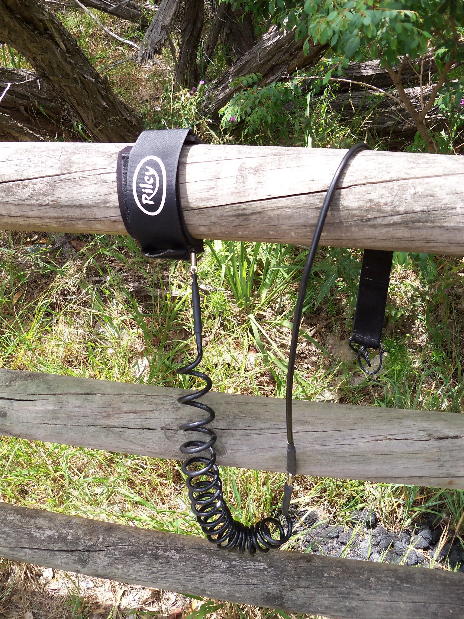 Leg ropes and leashes for Surfboards, hand boards and SUPs